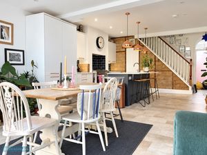 Kitchen- click for photo gallery